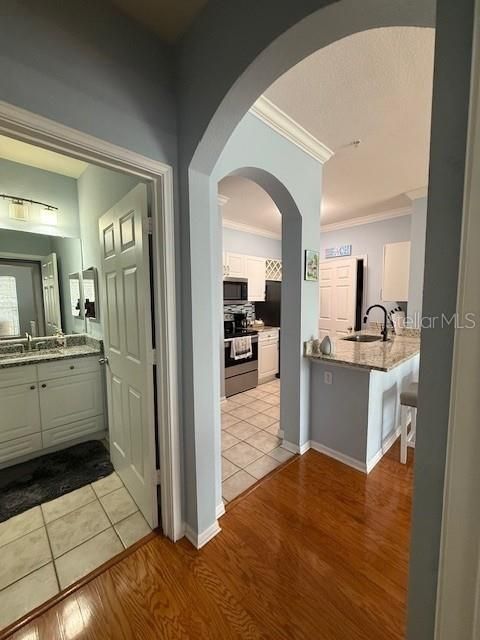 For Rent: $1,600 (1 beds, 1 baths, 660 Square Feet)