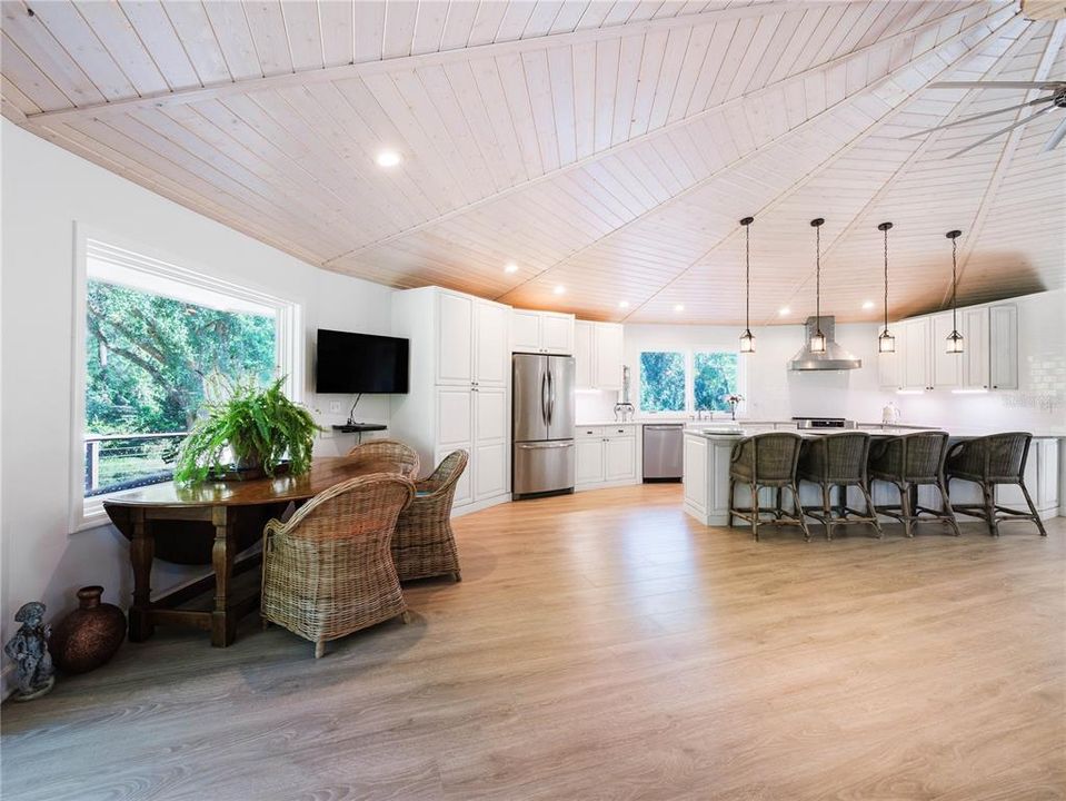For Sale: $2,180,000 (3 beds, 2 baths, 2422 Square Feet)