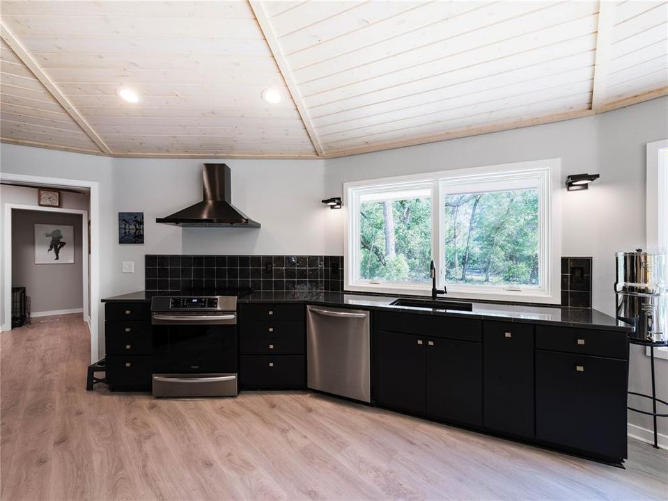 For Sale: $2,180,000 (3 beds, 2 baths, 2422 Square Feet)