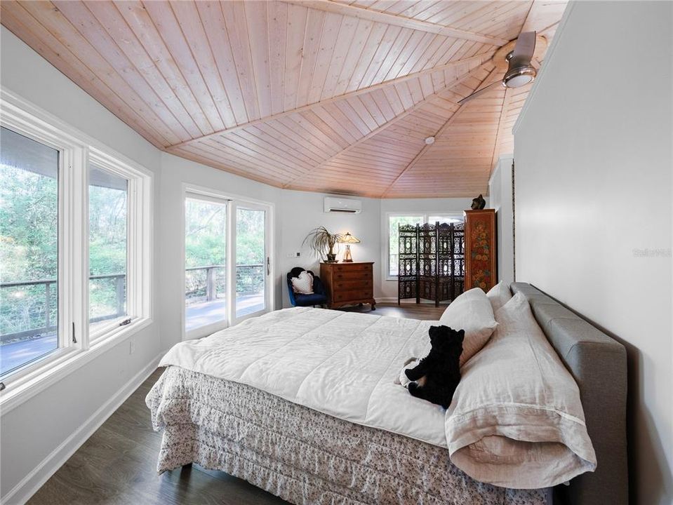 For Sale: $2,180,000 (3 beds, 2 baths, 2422 Square Feet)
