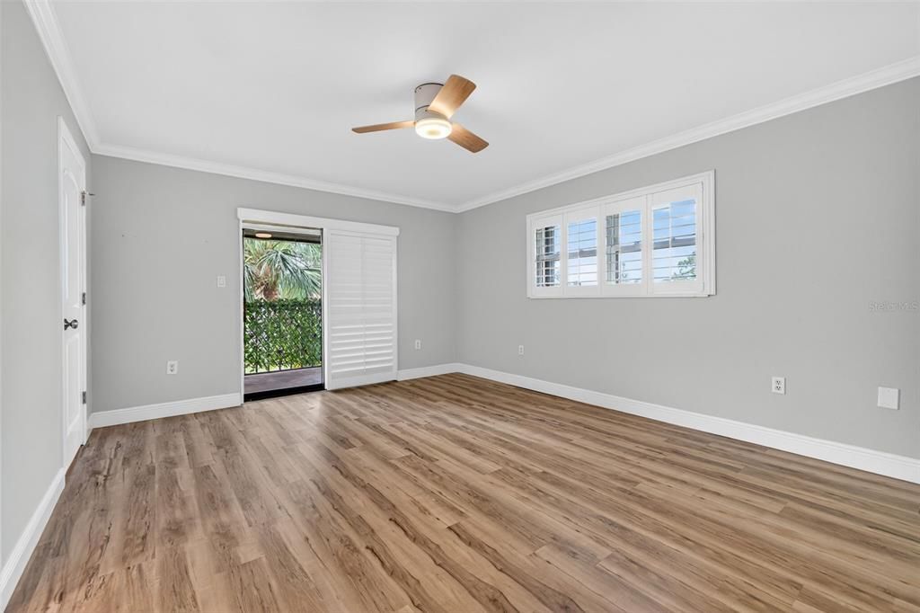 Active With Contract: $185,000 (1 beds, 1 baths, 750 Square Feet)