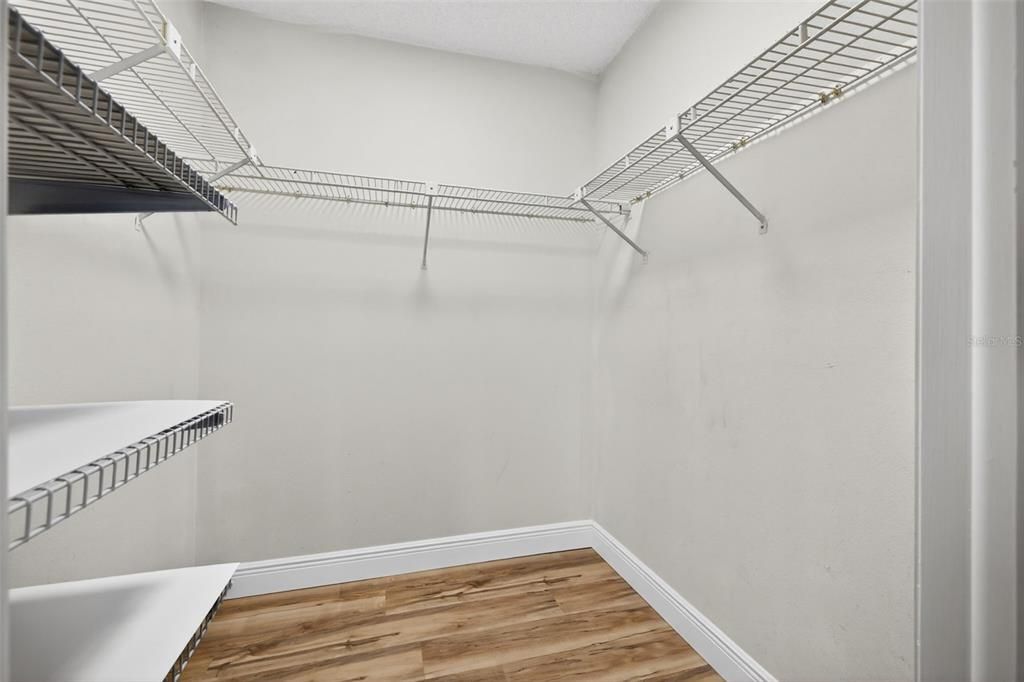 Active With Contract: $185,000 (1 beds, 1 baths, 750 Square Feet)