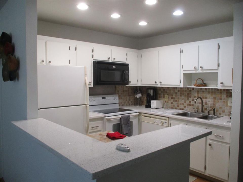 В аренду: $1,450 (1 спален, 1 ванн, 800 Квадратных фут)