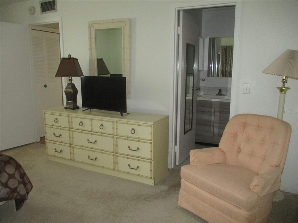 В аренду: $1,450 (1 спален, 1 ванн, 800 Квадратных фут)