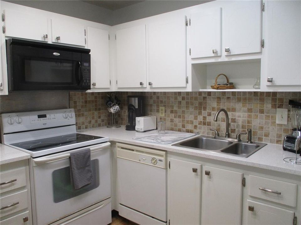 В аренду: $1,450 (1 спален, 1 ванн, 800 Квадратных фут)