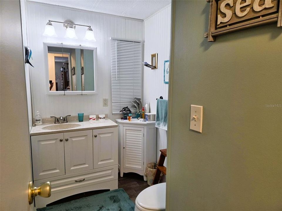 For Sale: $185,900 (2 beds, 2 baths, 1386 Square Feet)