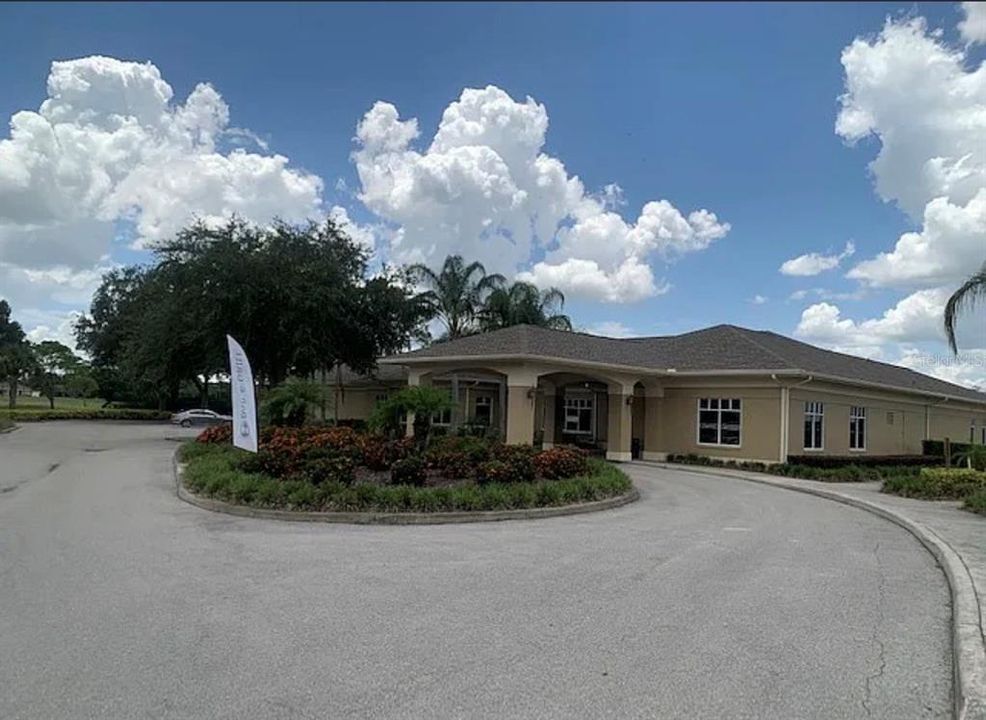 For Sale: $211,000 (2 beds, 2 baths, 1017 Square Feet)