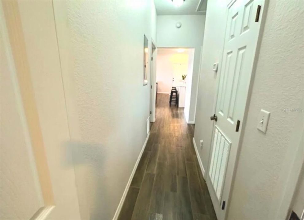 For Sale: $211,000 (2 beds, 2 baths, 1017 Square Feet)