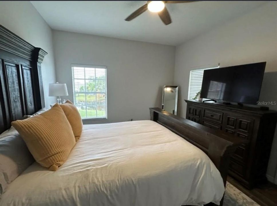 For Sale: $211,000 (2 beds, 2 baths, 1017 Square Feet)