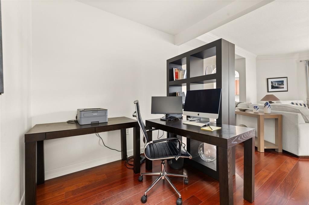 Activo con contrato: $369,900 (1 camas, 1 baños, 1393 Pies cuadrados)