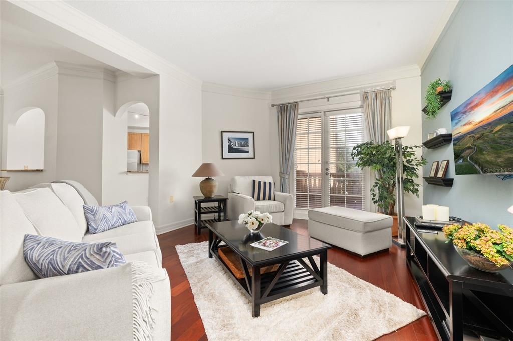 Activo con contrato: $369,900 (1 camas, 1 baños, 1393 Pies cuadrados)
