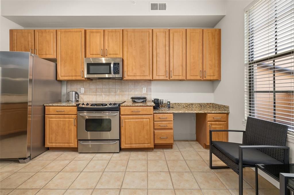 Activo con contrato: $369,900 (1 camas, 1 baños, 1393 Pies cuadrados)