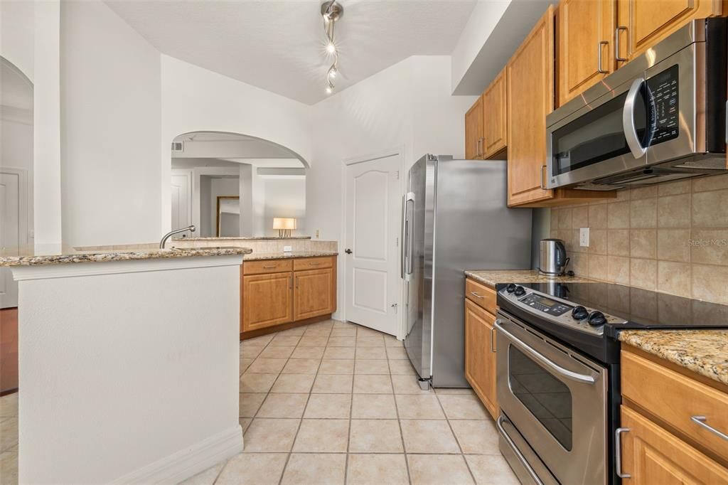 Activo con contrato: $369,900 (1 camas, 1 baños, 1393 Pies cuadrados)