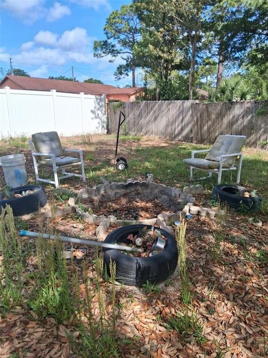 Recently Sold: $200,000 (3 beds, 2 baths, 1114 Square Feet)