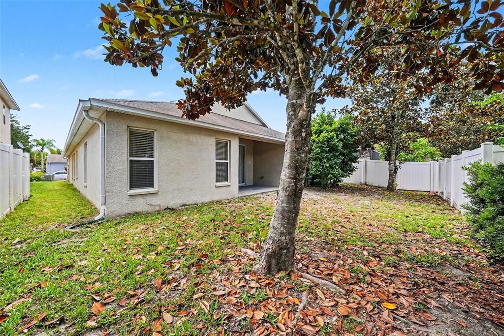 Active With Contract: $359,900 (4 beds, 2 baths, 2081 Square Feet)