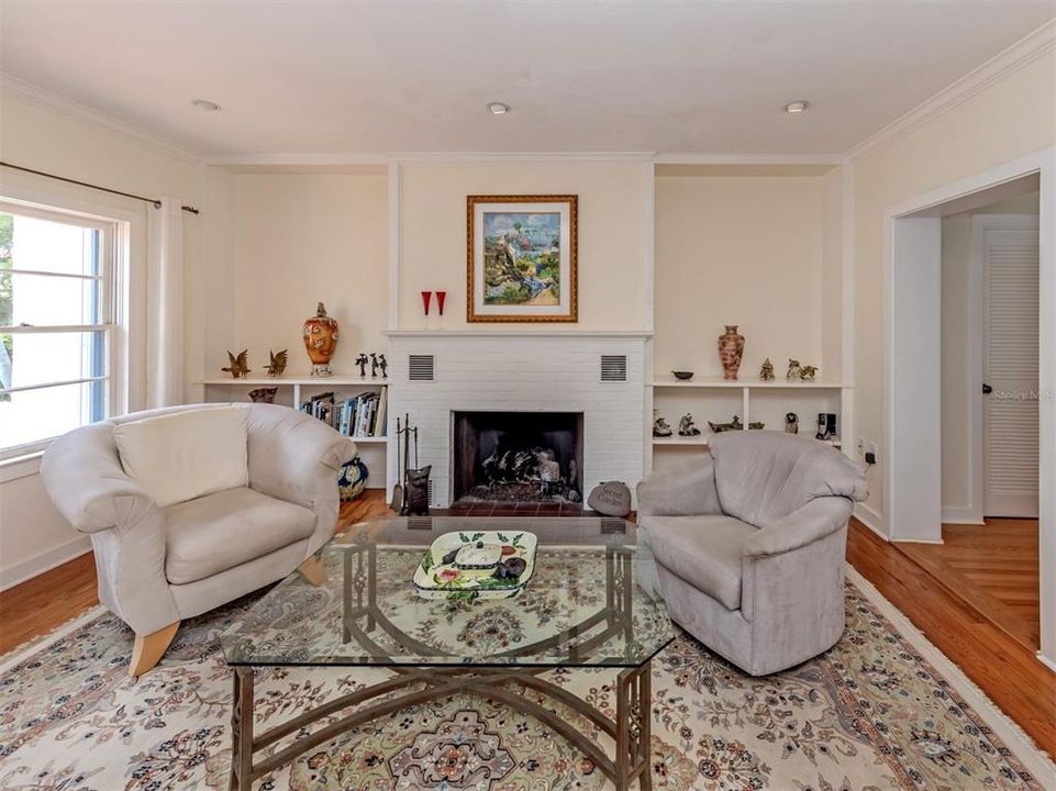 For Sale: $1,295,000 (2 beds, 2 baths, 1814 Square Feet)