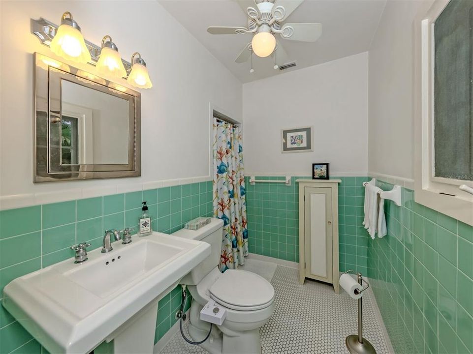 For Sale: $1,295,000 (2 beds, 2 baths, 1814 Square Feet)