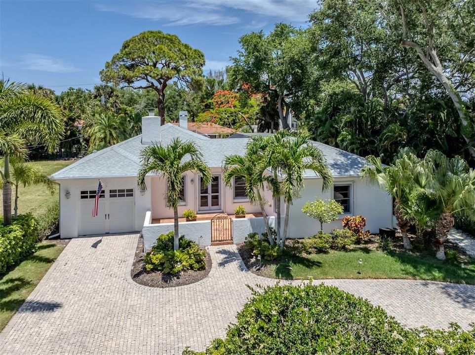 For Sale: $1,295,000 (2 beds, 2 baths, 1814 Square Feet)