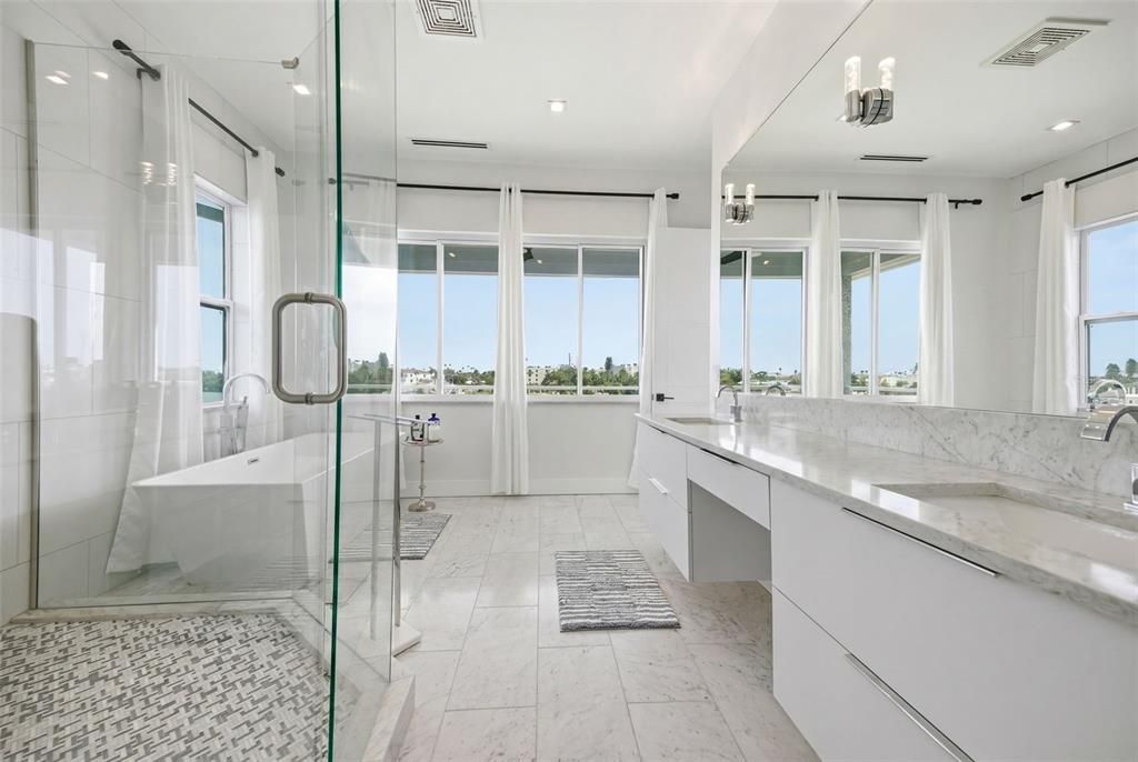 For Sale: $3,650,000 (4 beds, 4 baths, 3228 Square Feet)