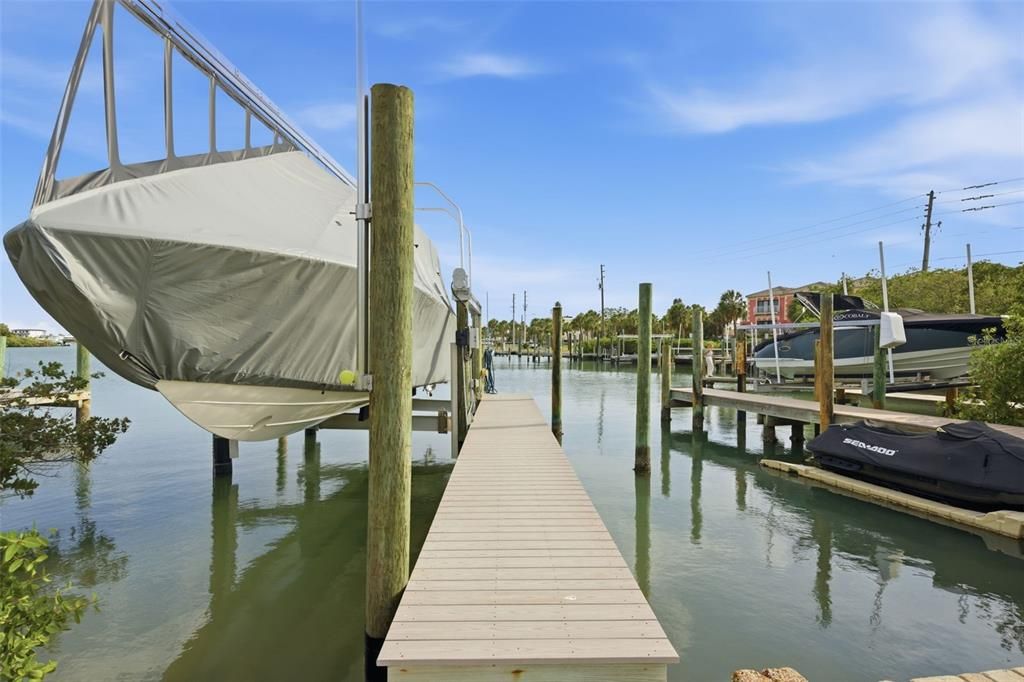 For Sale: $3,650,000 (4 beds, 4 baths, 3228 Square Feet)