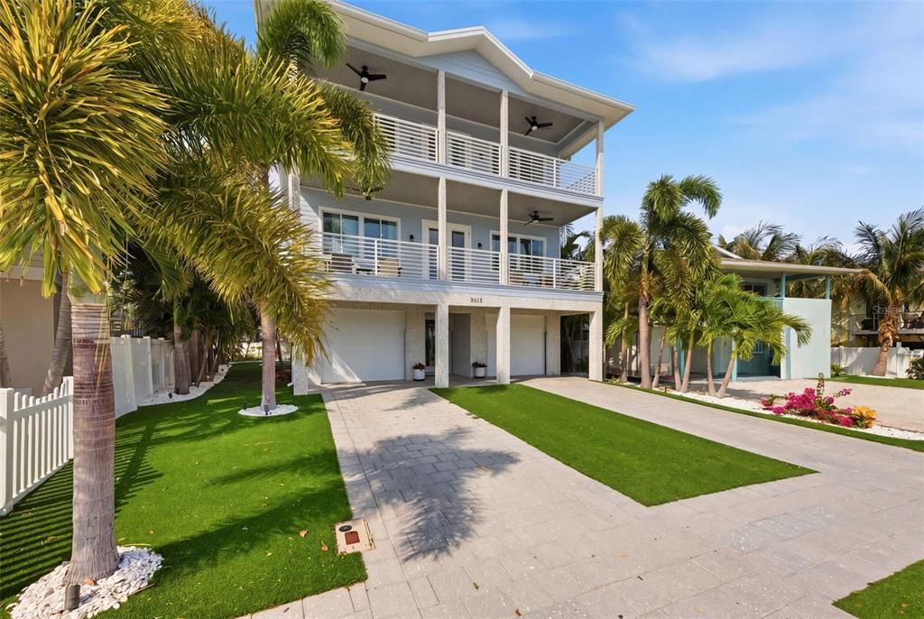 For Sale: $3,650,000 (4 beds, 4 baths, 3228 Square Feet)