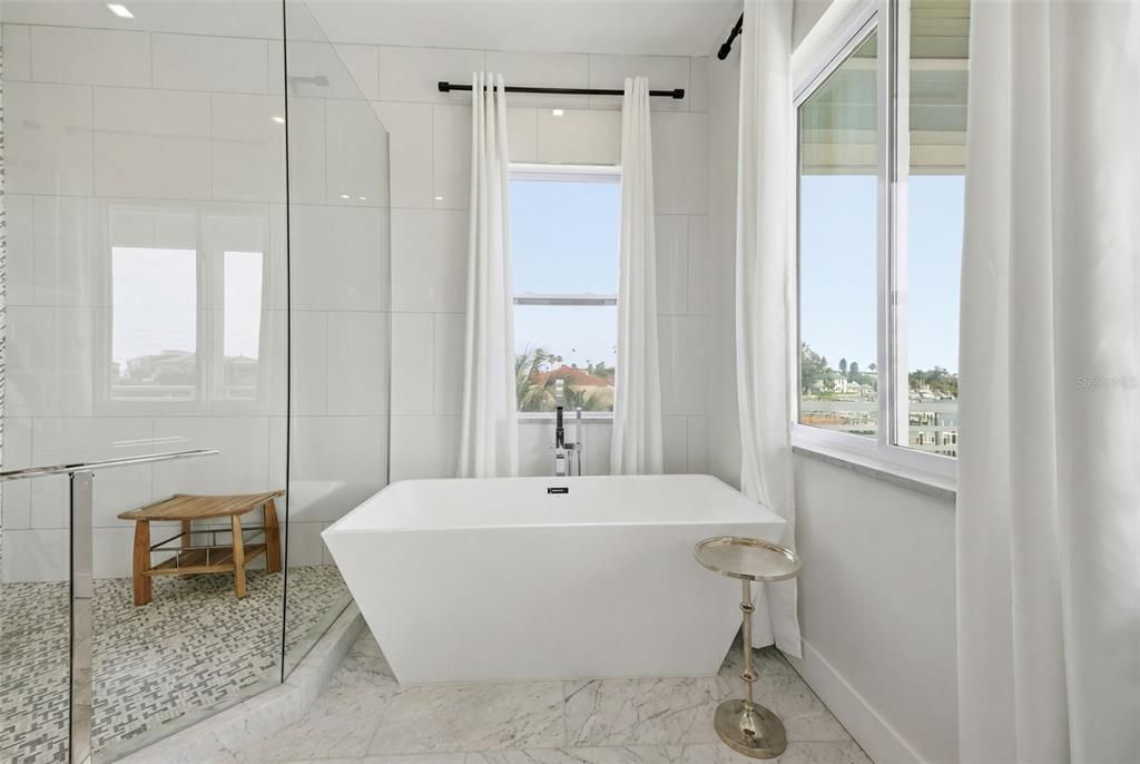 For Sale: $3,650,000 (4 beds, 4 baths, 3228 Square Feet)