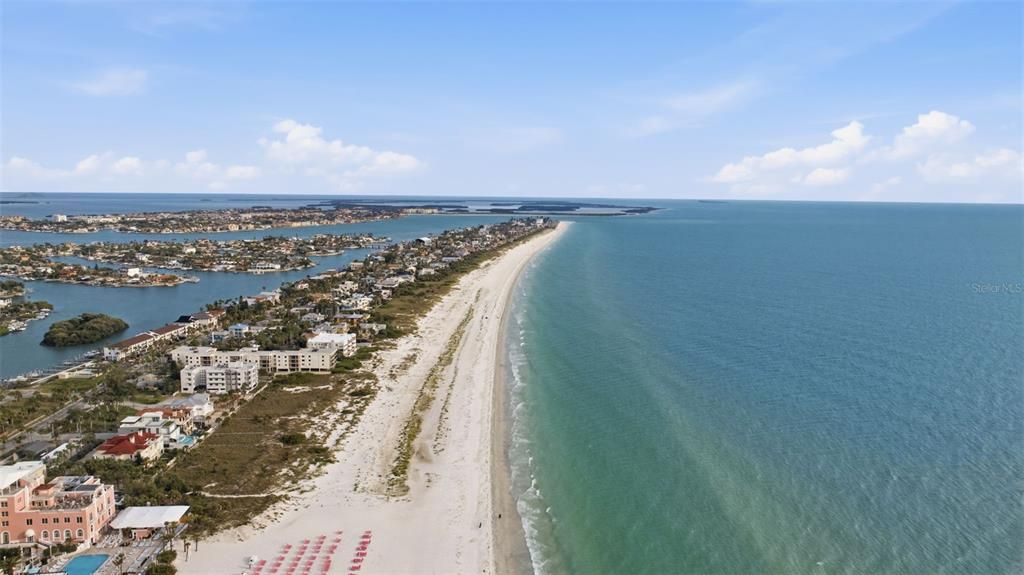 For Sale: $3,650,000 (4 beds, 4 baths, 3228 Square Feet)