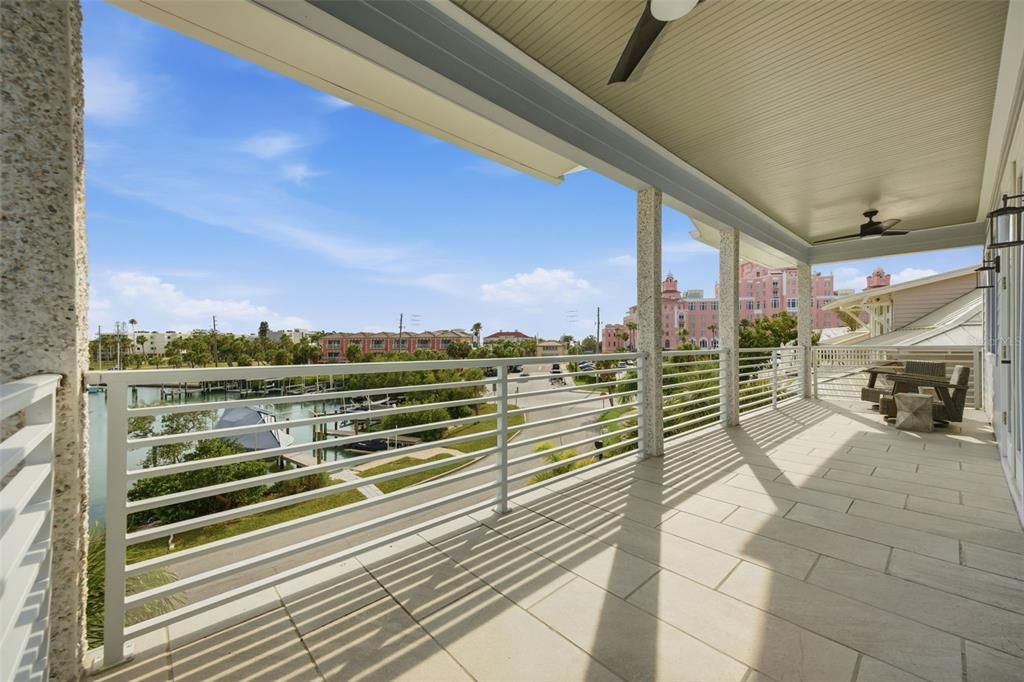 For Sale: $3,650,000 (4 beds, 4 baths, 3228 Square Feet)