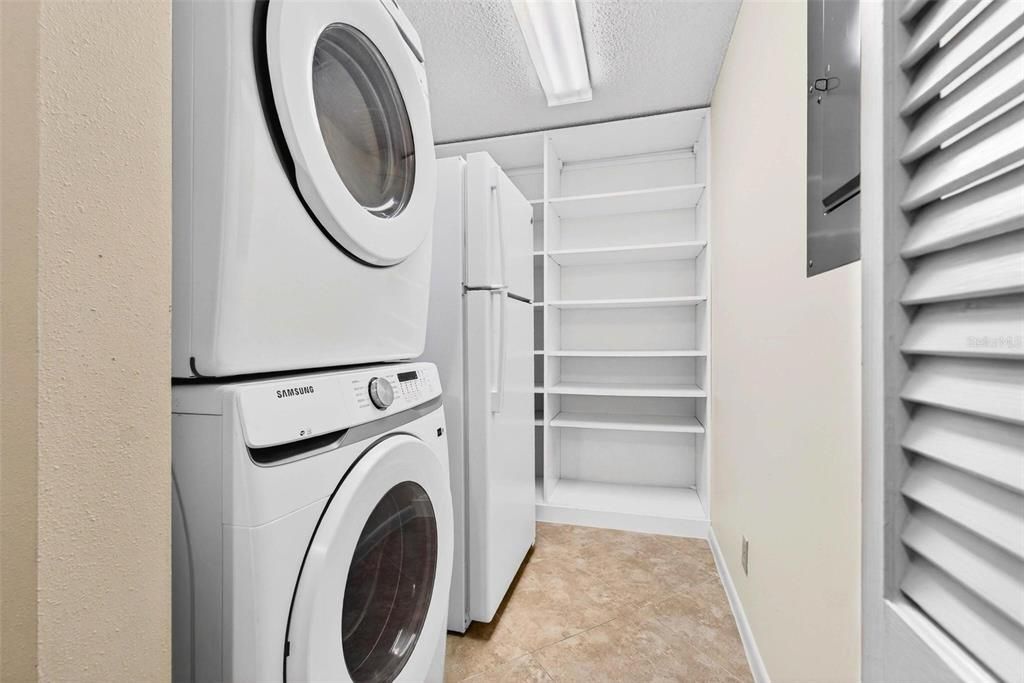 В аренду: $3,100 (2 спален, 2 ванн, 1580 Квадратных фут)