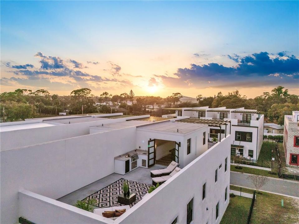 En Venta: $700,000 (3 camas, 2 baños, 2392 Pies cuadrados)