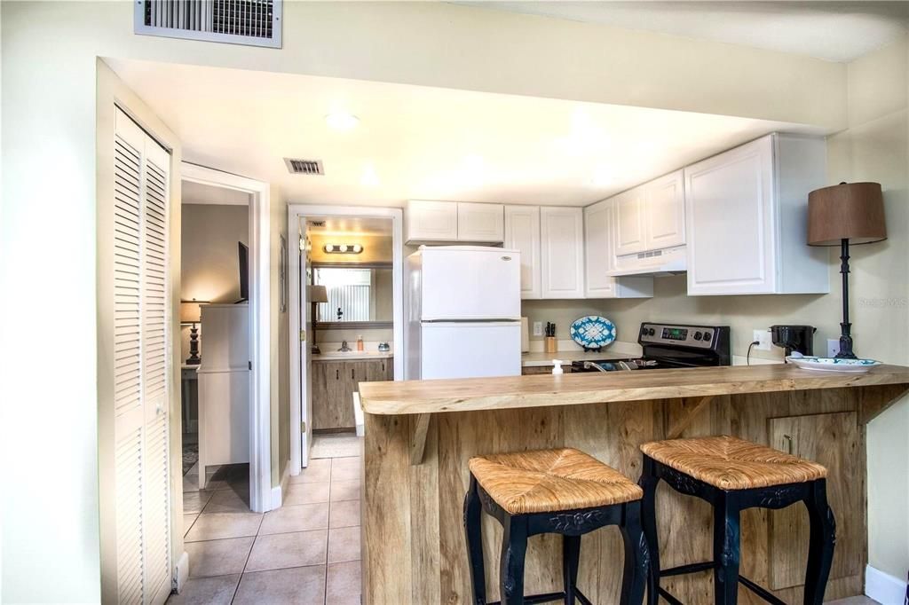 For Sale: $154,900 (1 beds, 1 baths, 480 Square Feet)