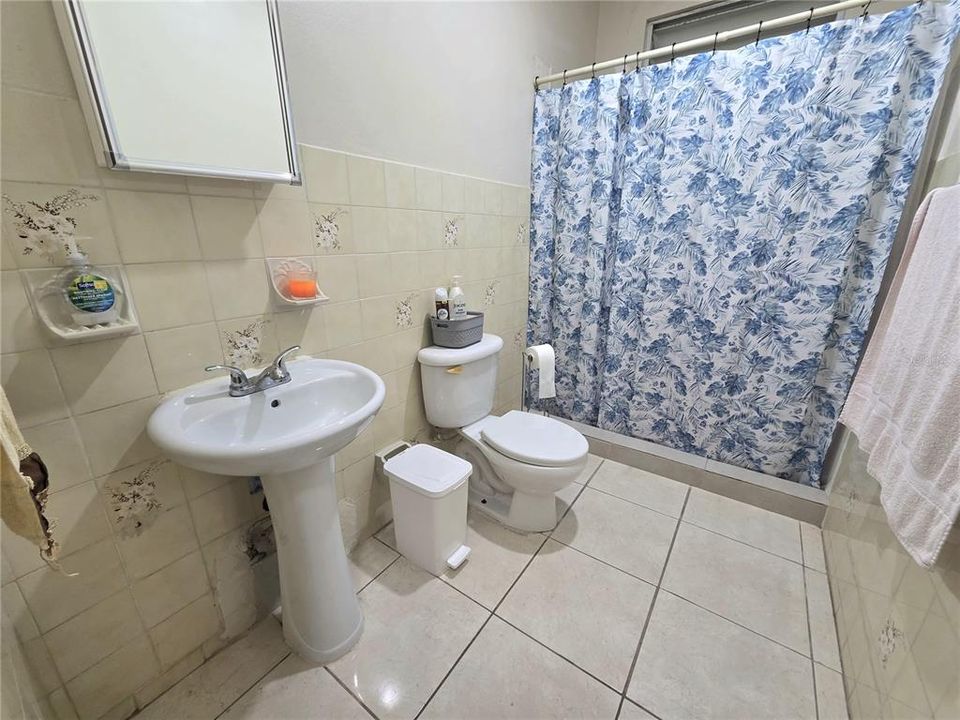 Под контрактом: $239,000 (5 спален, 3 ванн, 2173 Квадратных фут)