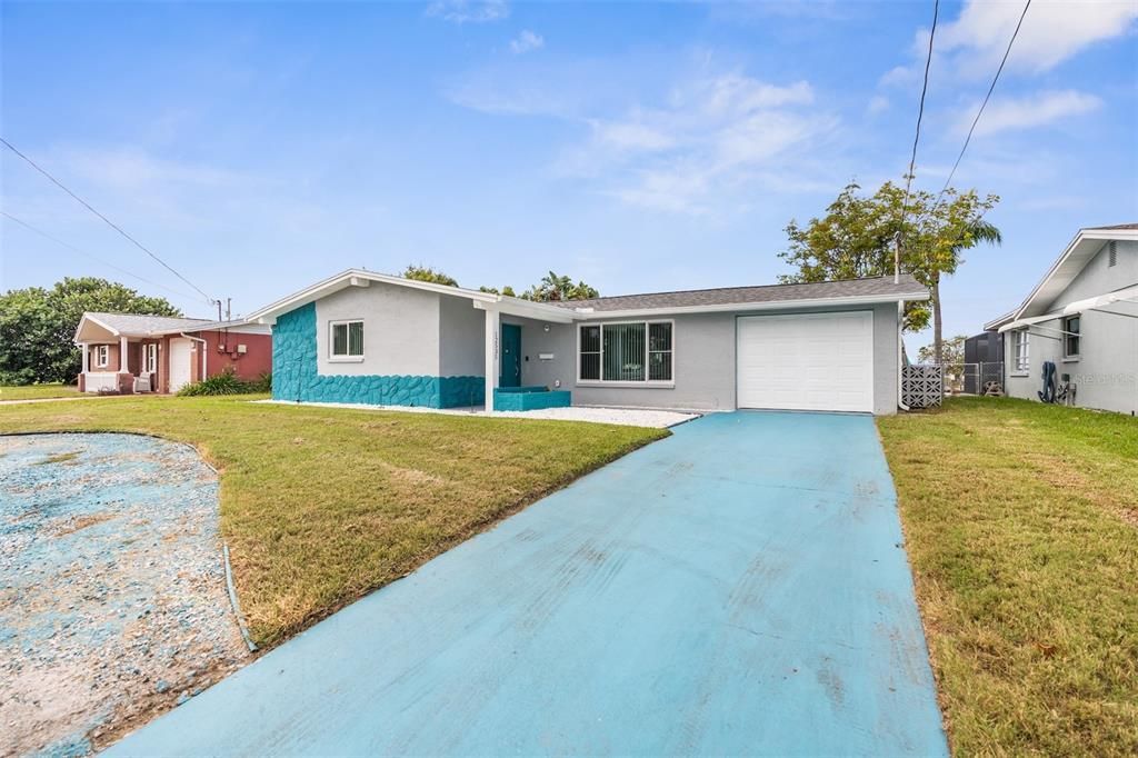 For Rent: $2,600 (2 beds, 2 baths, 1389 Square Feet)