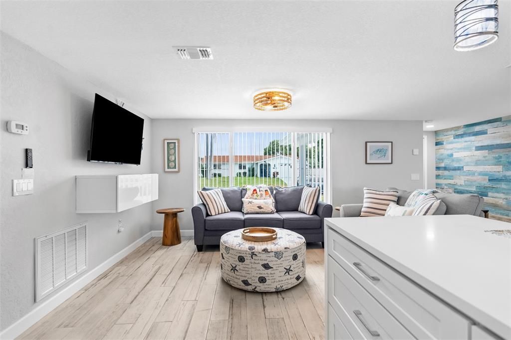 For Rent: $2,600 (2 beds, 2 baths, 1389 Square Feet)