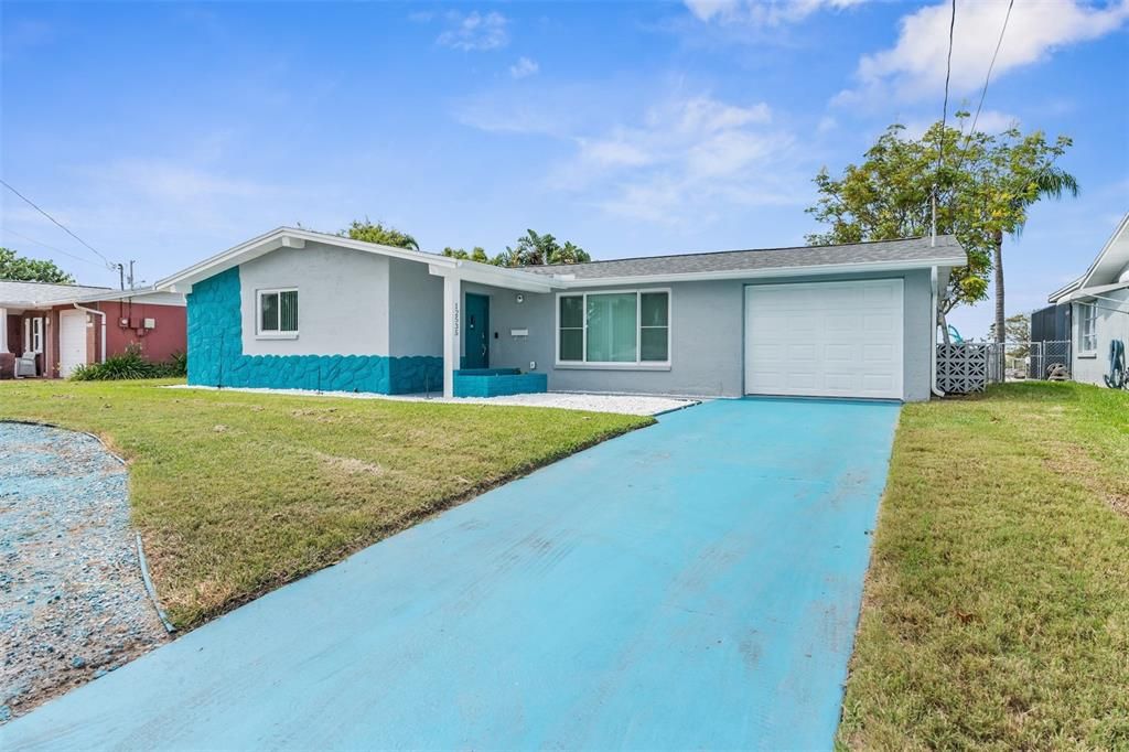 For Rent: $2,600 (2 beds, 2 baths, 1389 Square Feet)