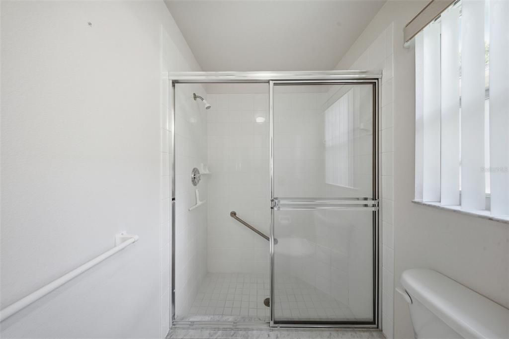 Activo con contrato: $325,000 (2 camas, 2 baños, 1572 Pies cuadrados)