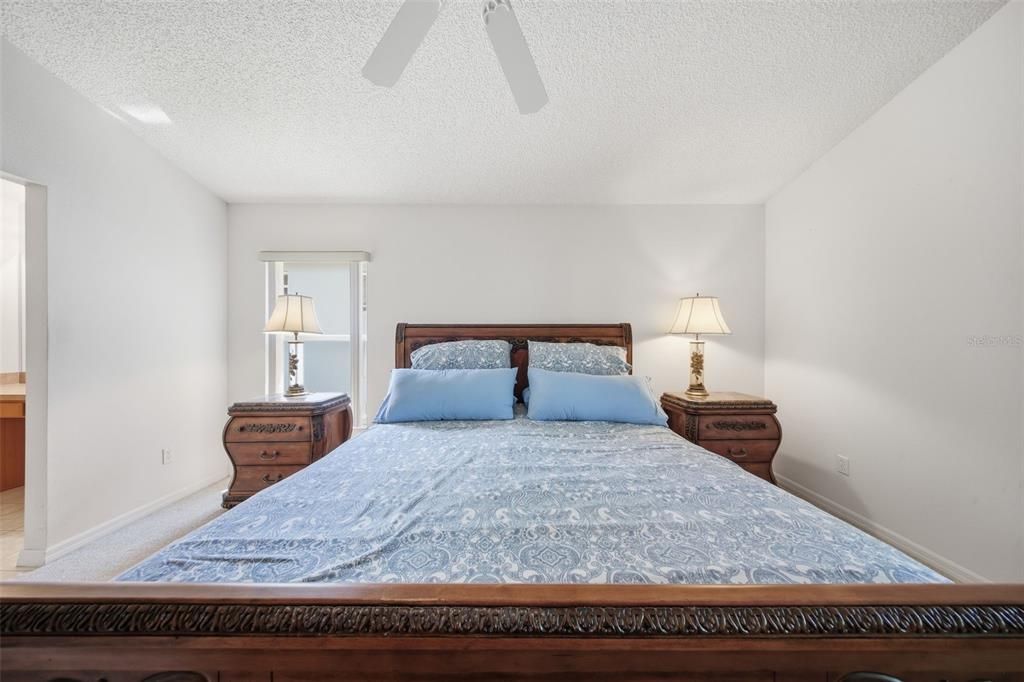 Activo con contrato: $325,000 (2 camas, 2 baños, 1572 Pies cuadrados)