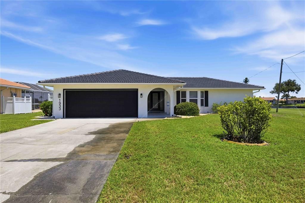 For Rent: $5,500 (3 beds, 2 baths, 2075 Square Feet)