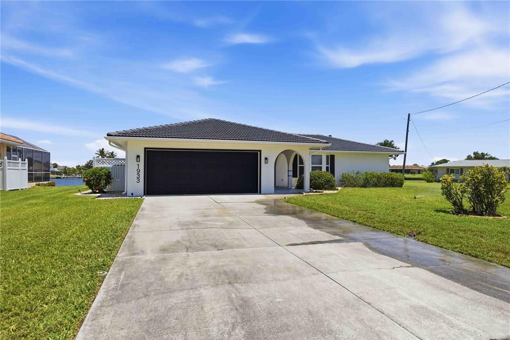 For Rent: $5,500 (3 beds, 2 baths, 2075 Square Feet)