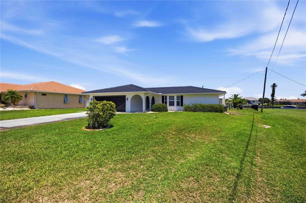 For Rent: $5,500 (3 beds, 2 baths, 2075 Square Feet)