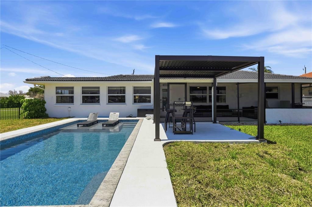 For Rent: $5,500 (3 beds, 2 baths, 2075 Square Feet)