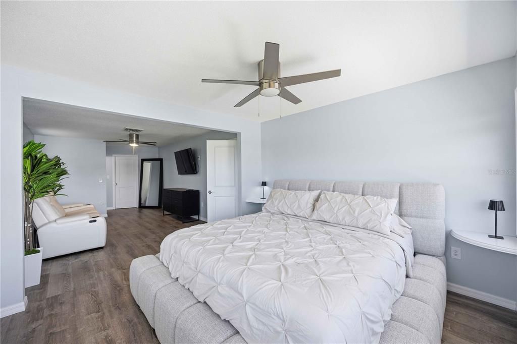 For Rent: $5,500 (3 beds, 2 baths, 2075 Square Feet)