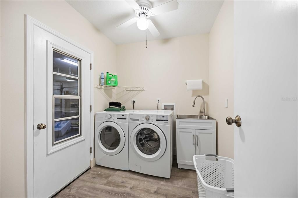 For Rent: $5,500 (3 beds, 2 baths, 2075 Square Feet)