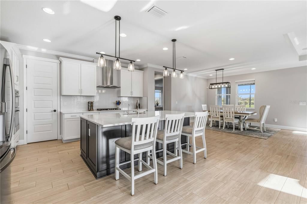 For Rent: $8,000 (5 beds, 4 baths, 3707 Square Feet)