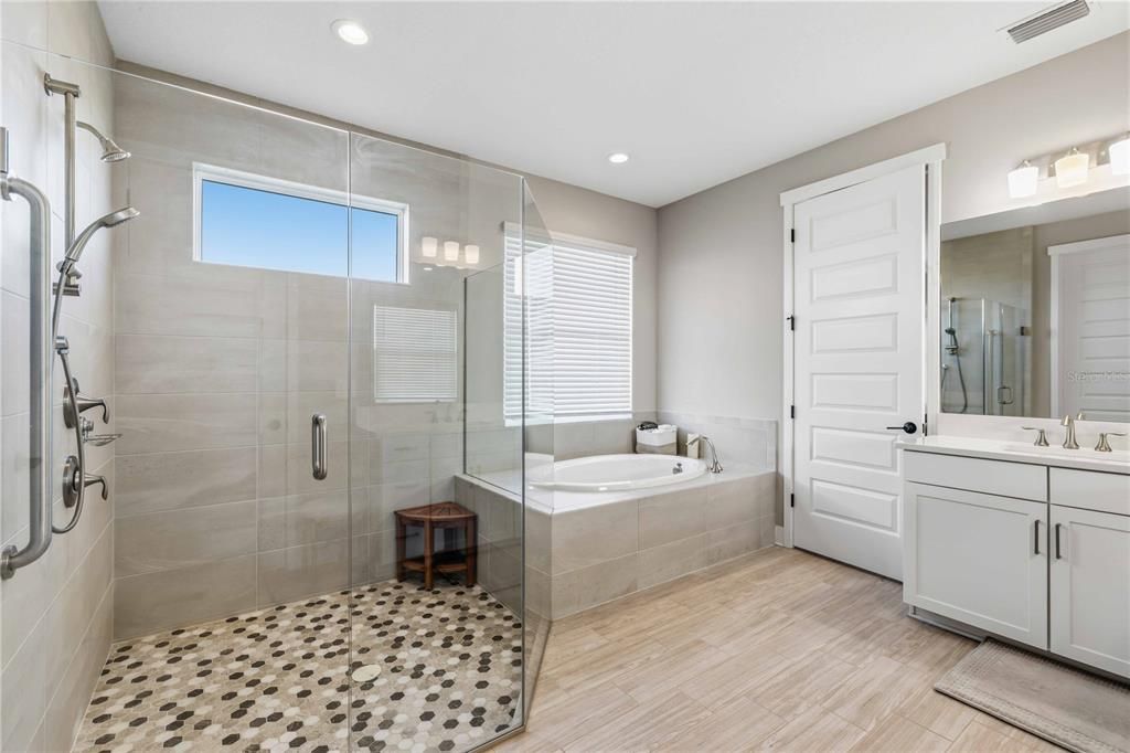 For Rent: $8,000 (5 beds, 4 baths, 3707 Square Feet)
