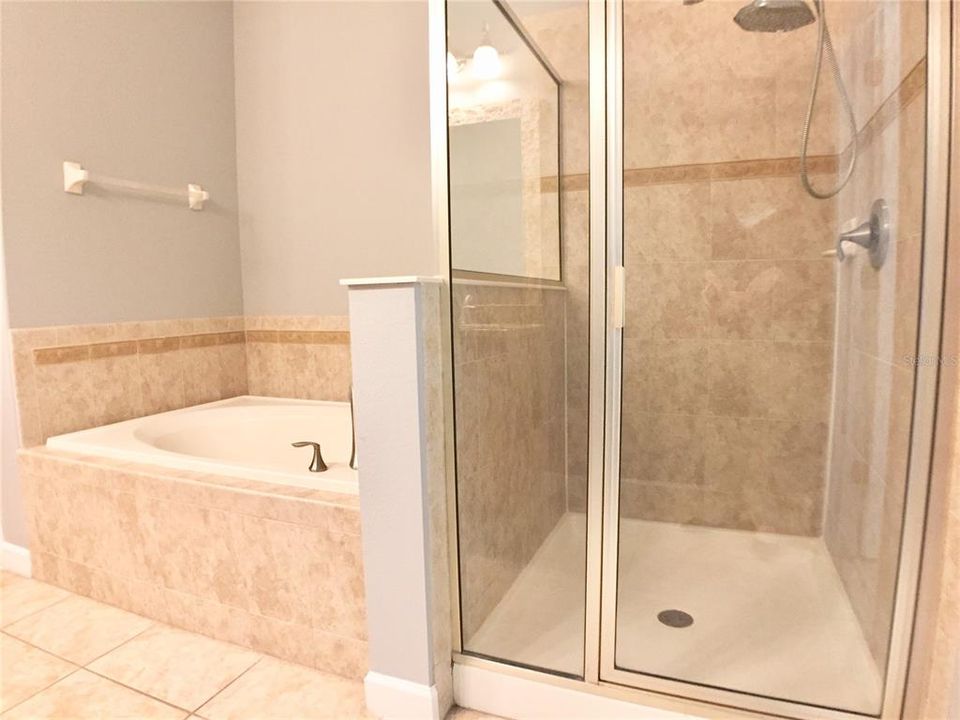 For Rent: $2,599 (3 beds, 2 baths, 2115 Square Feet)
