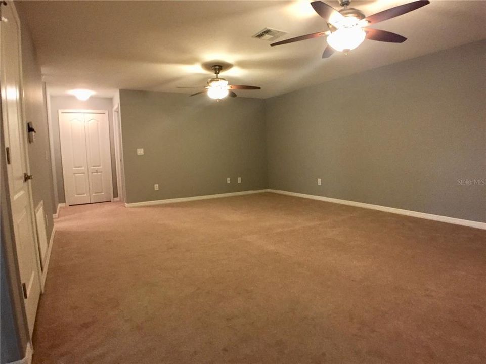 For Rent: $2,599 (3 beds, 2 baths, 2115 Square Feet)