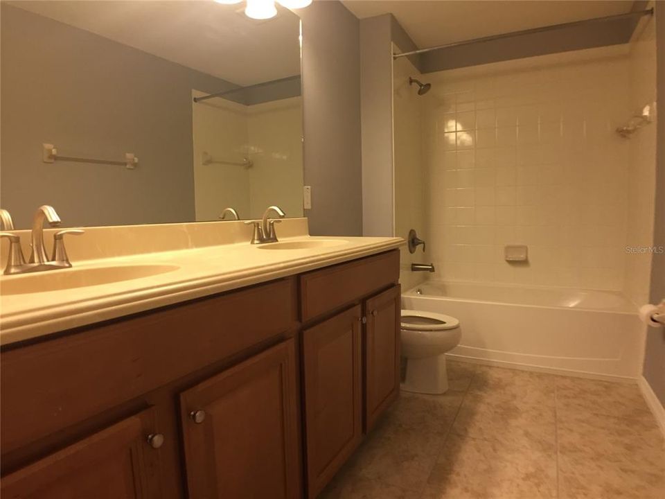 For Rent: $2,599 (3 beds, 2 baths, 2115 Square Feet)