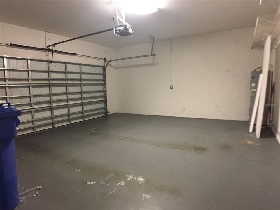 For Rent: $2,599 (3 beds, 2 baths, 2115 Square Feet)
