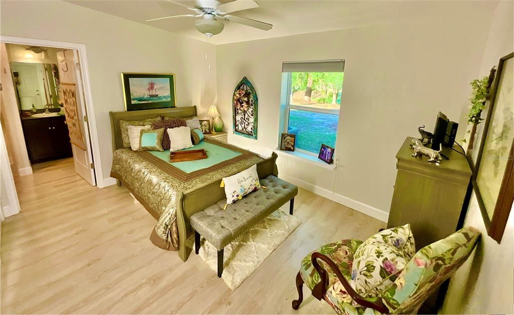 For Sale: $369,900 (2 beds, 2 baths, 1080 Square Feet)